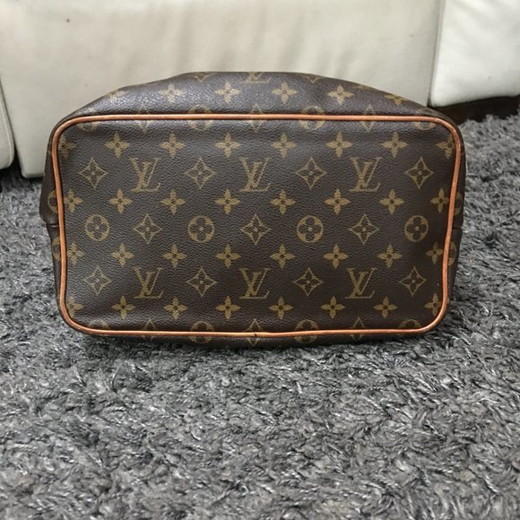 Gorgeous Louis Vuitton Palermo/Crossbody in Monogram - Picture 4 of 9